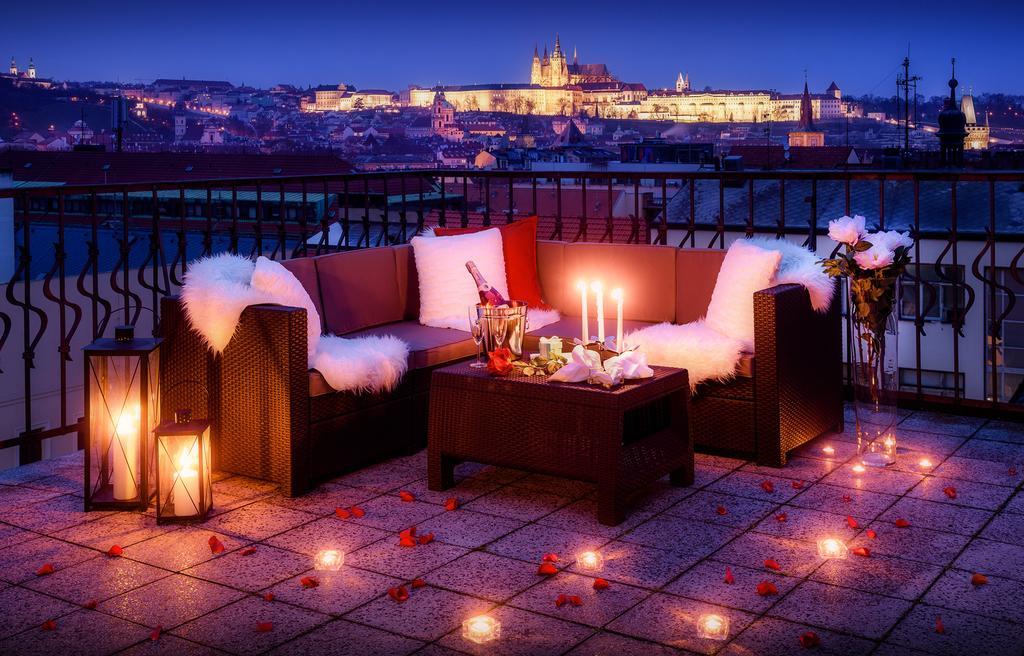 Ferienwohnung A/C + Terrace Breakfast At Tiffany'S Prag Exterior foto